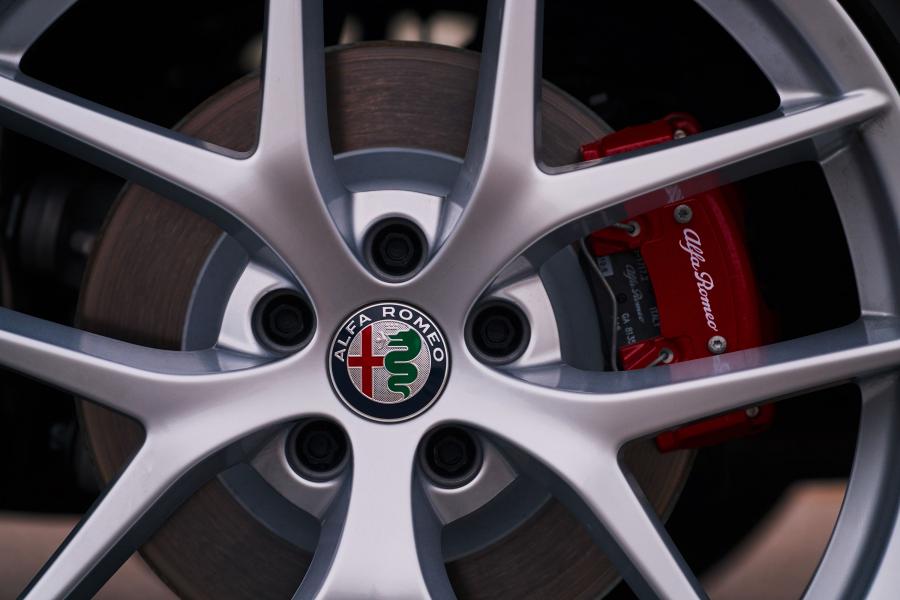 Колеса Alfa Romeo Stelvio Ti Sport (949) 2017 года  (NA) (фото 30 из 39)